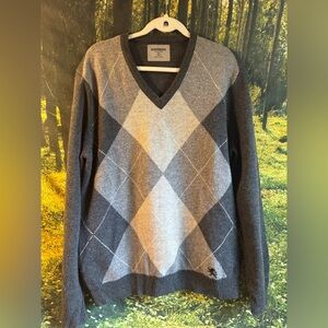 💠 8. Express Gray Argyle Lambswool V-Neck Sweater – Size L